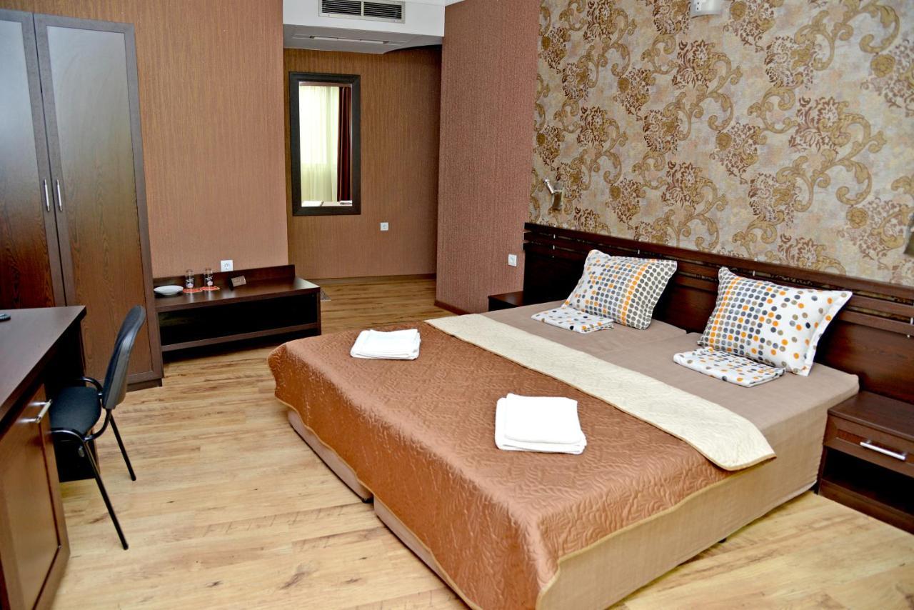 Dream Hotel Sliven ภายนอก รูปภาพ