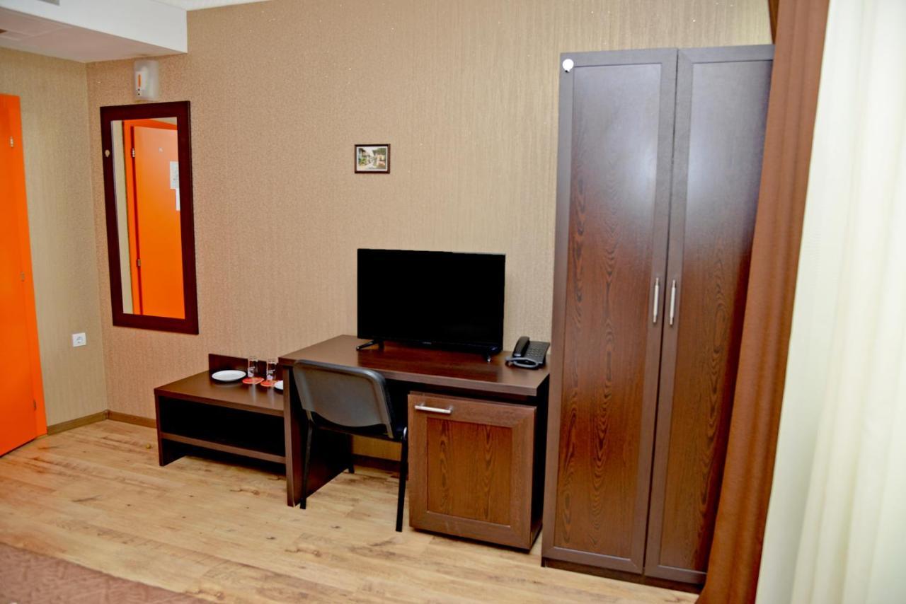Dream Hotel Sliven ภายนอก รูปภาพ